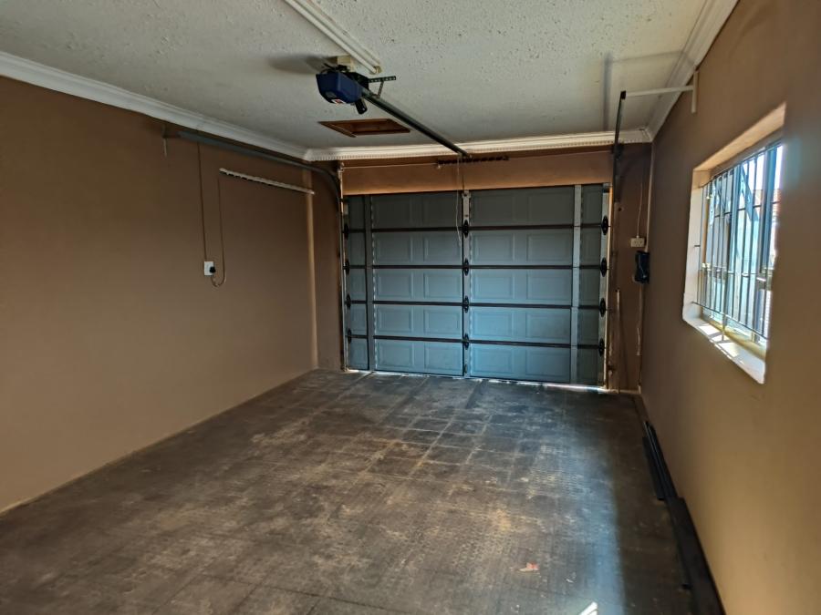 To Let 2 Bedroom Property for Rent in Promosa North West